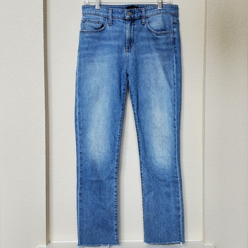 Joe's "The Lara" mid rise cigarette ankle jeans.   Size 29